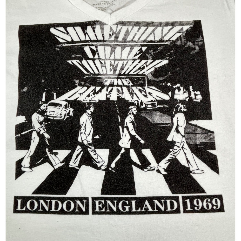 Hard Rock The Beatles Abbey Road 1969 Graphic V-Neck T-Shirt White Women's Large